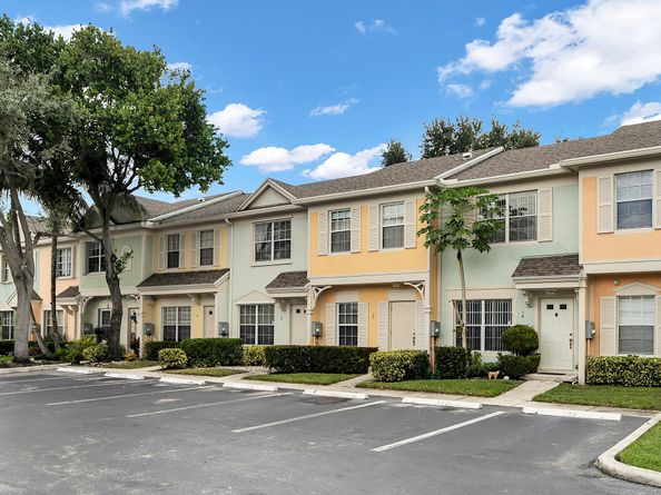 12 Fleming Court, Weston FL 33326