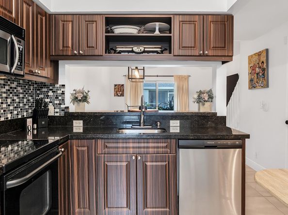 12 Fleming Court, Weston FL 33326