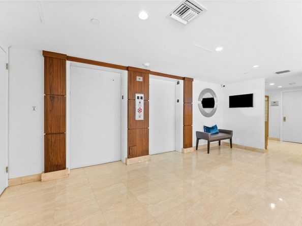 875 E Camino Real 2g, Boca Raton FL 33432