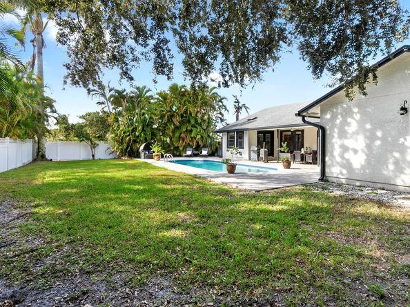 1855 Primrose Lane, Wellington FL 33414