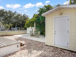 1911 SW 87th Ter, Davie FL 33324