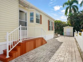 1911 SW 87th Ter, Davie FL 33324