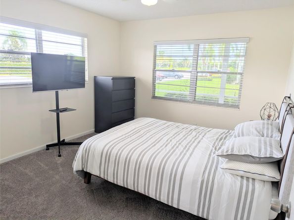 589 Fanshaw O 203, Boca Raton FL 33434