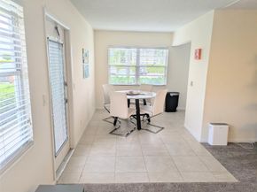 589 Fanshaw O 203, Boca Raton FL 33434