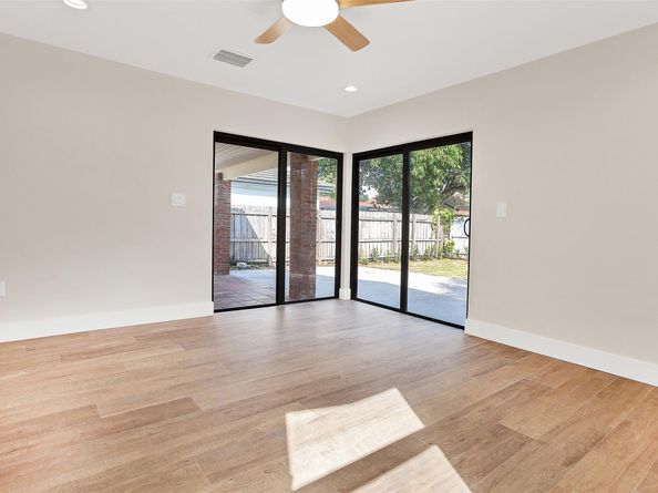 391 NW 58th Ave, Miami FL 33126