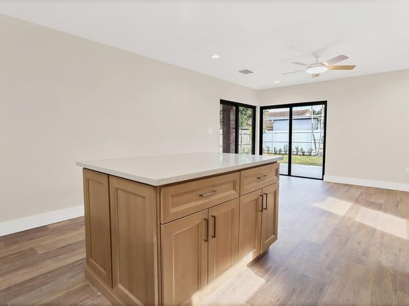 391 NW 58th Ave, Miami FL 33126