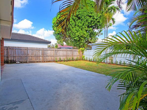 391 NW 58th Ave, Miami FL 33126