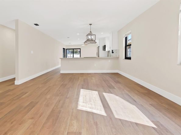 391 NW 58th Ave, Miami FL 33126