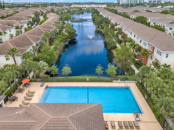 621 SW 2nd Drive 621, Pompano Beach FL 33060