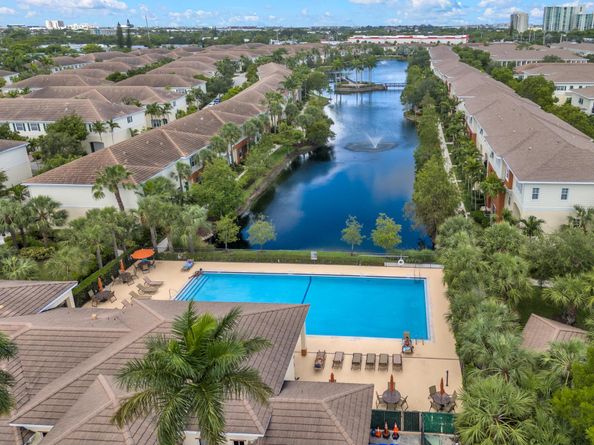 621 SW 2nd Drive 621, Pompano Beach FL 33060