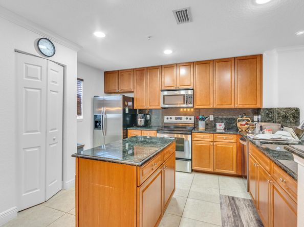 621 SW 2nd Drive 621, Pompano Beach FL 33060