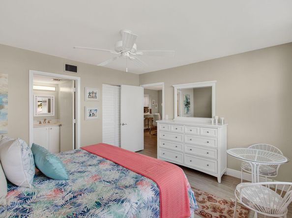 25 Abbey Lane 402, Delray Beach FL 33446