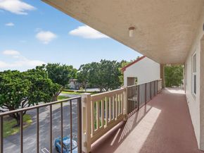 25 Abbey Lane 402, Delray Beach FL 33446