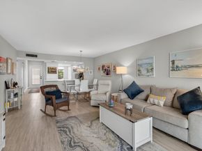 25 Abbey Lane 402, Delray Beach FL 33446