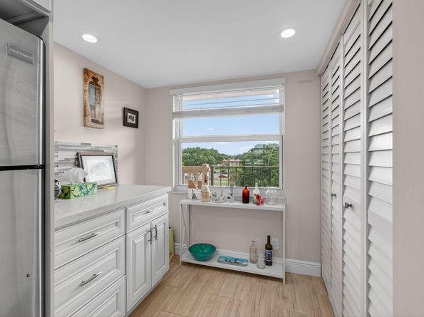 25 Abbey Lane 402, Delray Beach FL 33446