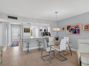 25 Abbey Lane 402, Delray Beach FL 33446