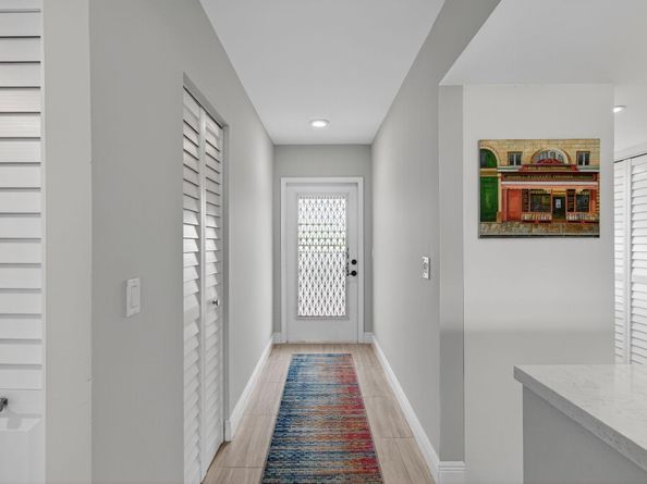 25 Abbey Lane 402, Delray Beach FL 33446