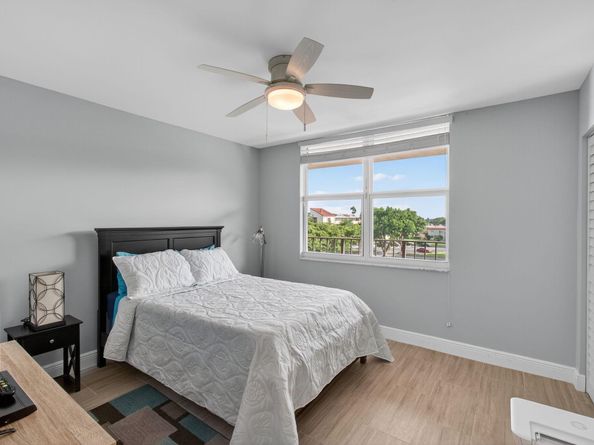 25 Abbey Lane 402, Delray Beach FL 33446