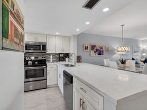 25 Abbey Lane 402, Delray Beach FL 33446