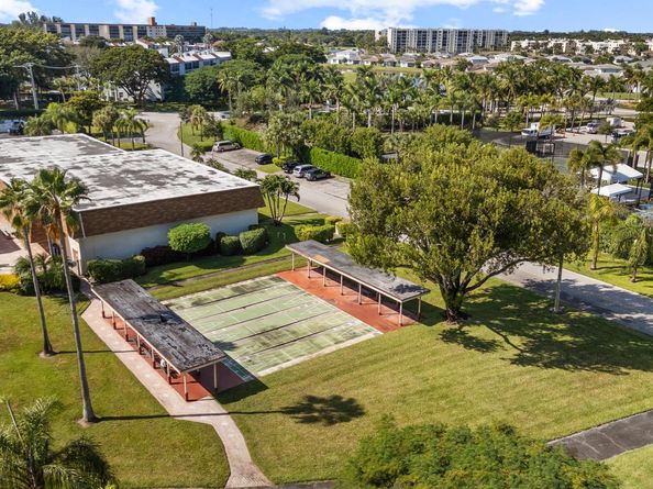 27 Abbey Lane 205, Delray Beach FL 33446