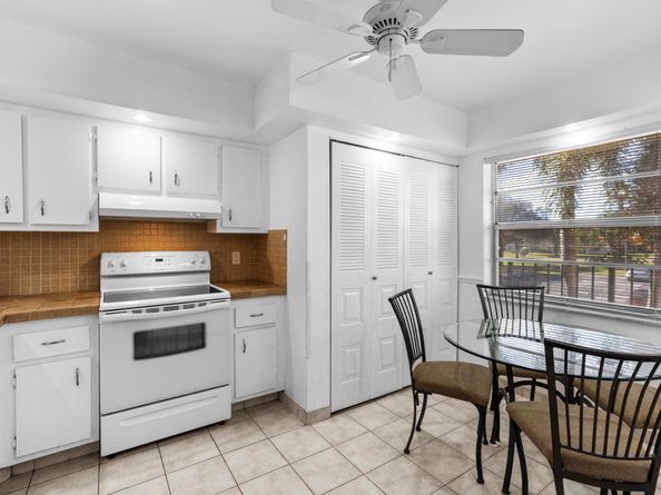 27 Abbey Lane 205, Delray Beach FL 33446