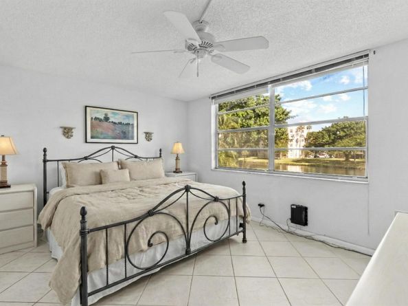 27 Abbey Lane 205, Delray Beach FL 33446