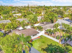 29 SE 8th St, Dania Beach FL 33004