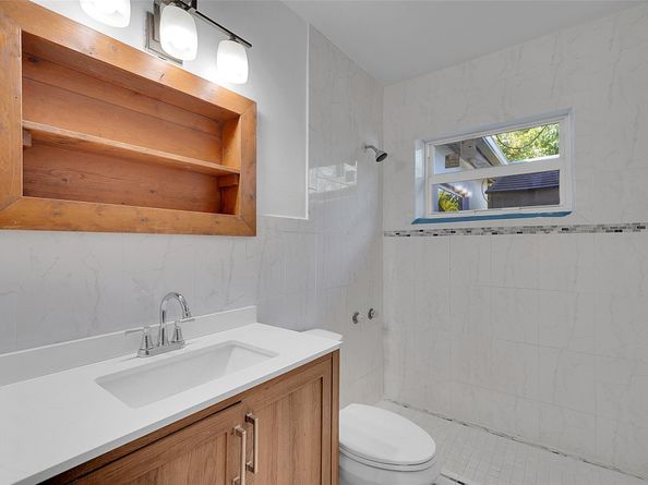 29 SE 8th St, Dania Beach FL 33004