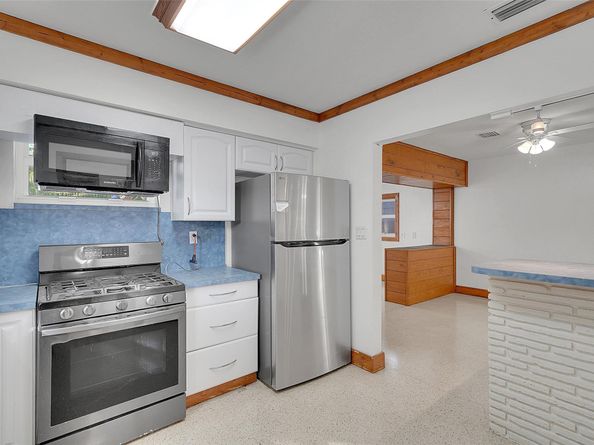 29 SE 8th St, Dania Beach FL 33004