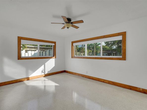 29 SE 8th St, Dania Beach FL 33004