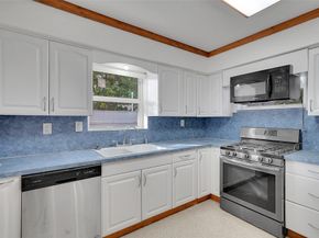 29 SE 8th St, Dania Beach FL 33004