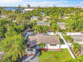 29 SE 8th St, Dania Beach FL 33004