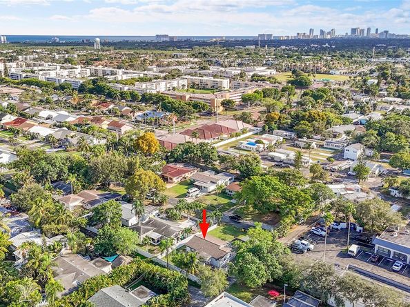 29 SE 8th St, Dania Beach FL 33004