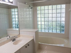 7326 Pinewalk Dr 7326, Pompano Beach FL 33063