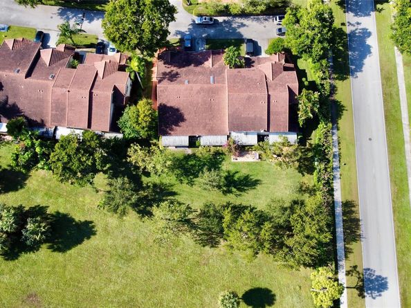 7326 Pinewalk Dr 7326, Pompano Beach FL 33063