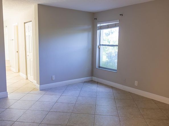 7326 Pinewalk Dr 7326, Pompano Beach FL 33063