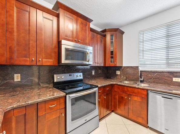 4740 NW 57th Pl, Coconut Creek FL 33073