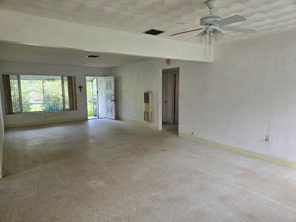 2702 Hayes St, Hollywood FL 33020