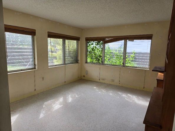 2702 Hayes St, Hollywood FL 33020