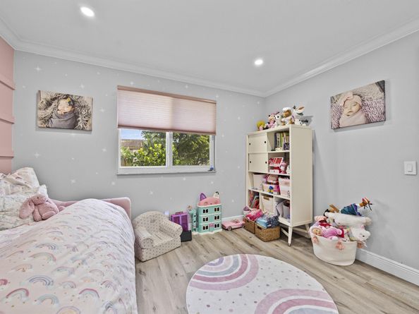 6822 Via Regina, Boca Raton FL 33433