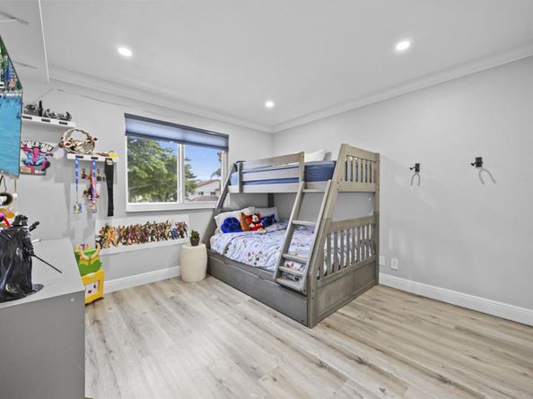 6822 Via Regina, Boca Raton FL 33433