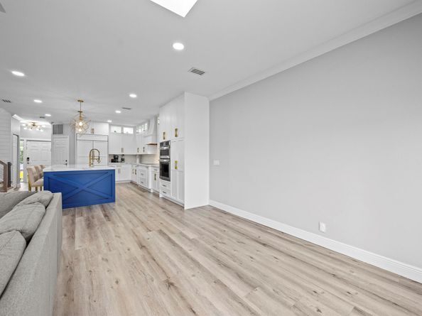 6822 Via Regina, Boca Raton FL 33433