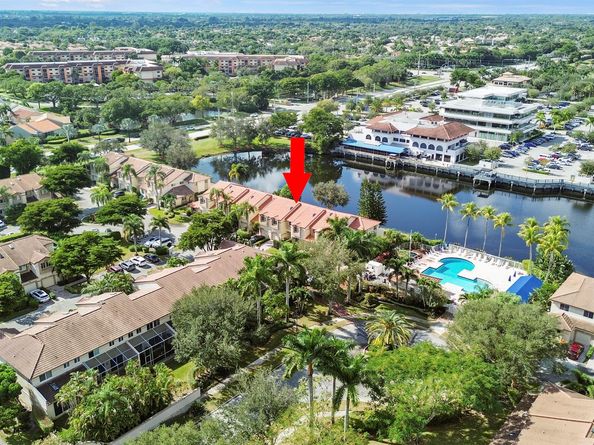 6822 Via Regina, Boca Raton FL 33433