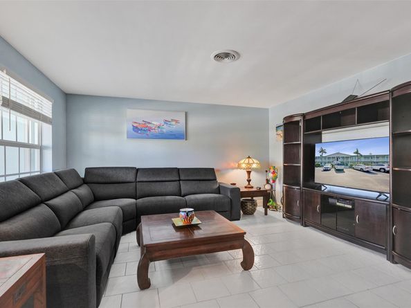 931 SE 9th Ave 13, Pompano Beach FL 33060