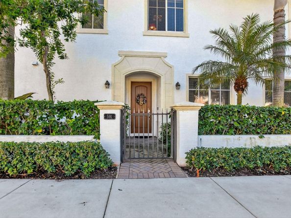 591 NW Library Commons Way, Boca Raton FL 33432