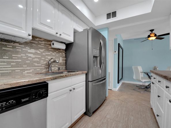 2864 NE 33rd Ct 105, Fort Lauderdale FL 33306