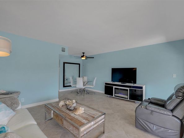 2864 NE 33rd Ct 105, Fort Lauderdale FL 33306