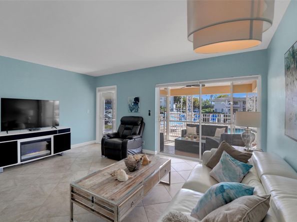 2864 NE 33rd Ct 105, Fort Lauderdale FL 33306