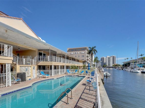 2864 NE 33rd Ct 105, Fort Lauderdale FL 33306