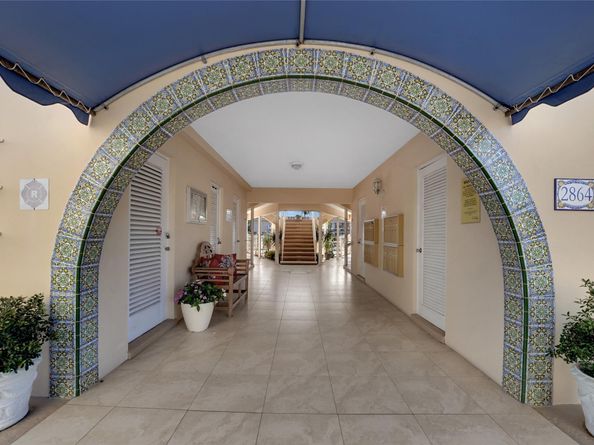 2864 NE 33rd Ct 105, Fort Lauderdale FL 33306